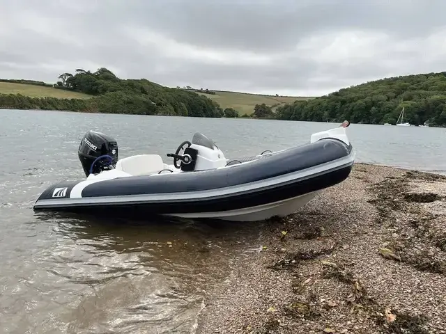 Salcombe 380 Lux