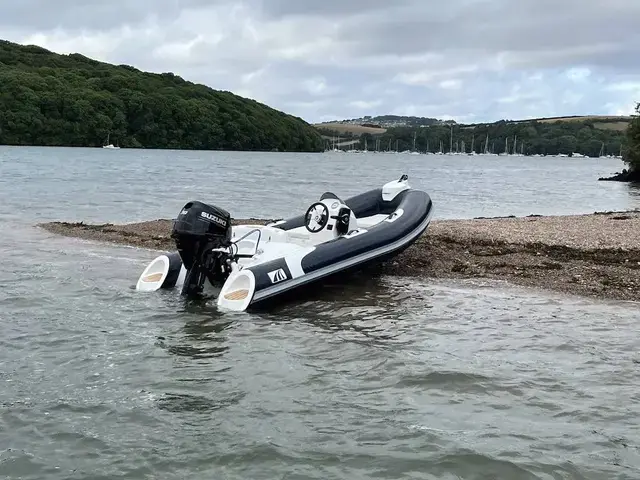 Salcombe 380 Lux