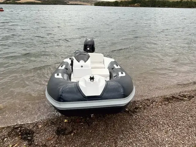 Salcombe 380 Lux