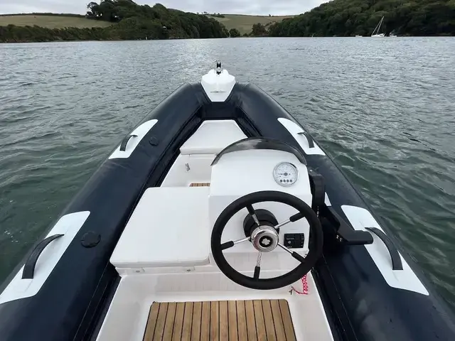 Salcombe 380 Lux