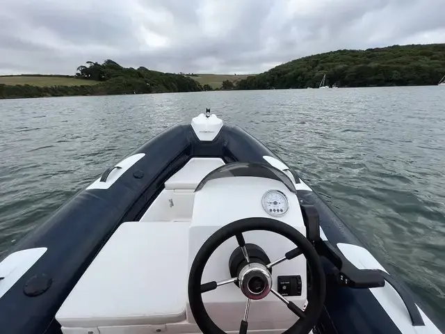 Salcombe 380 Lux