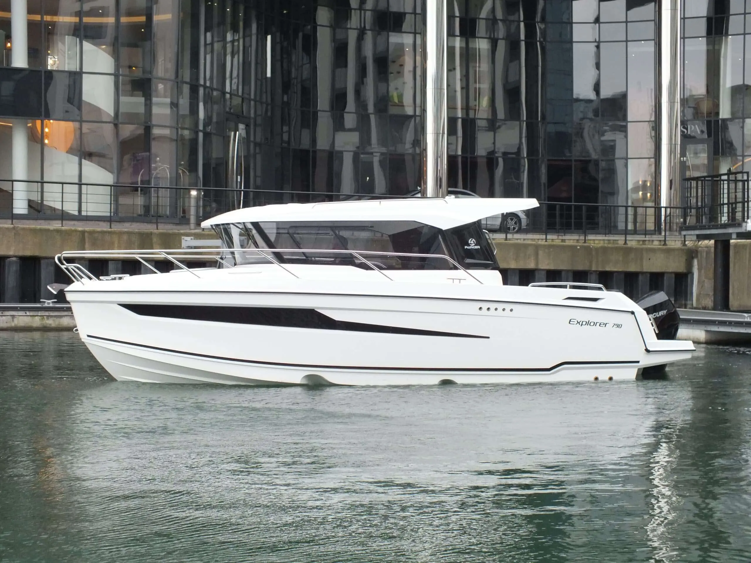 790 Explorer - Parker Boats