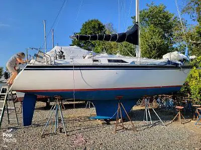 1983 Hunter 31