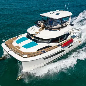 2018 Aquila 44 Yacht