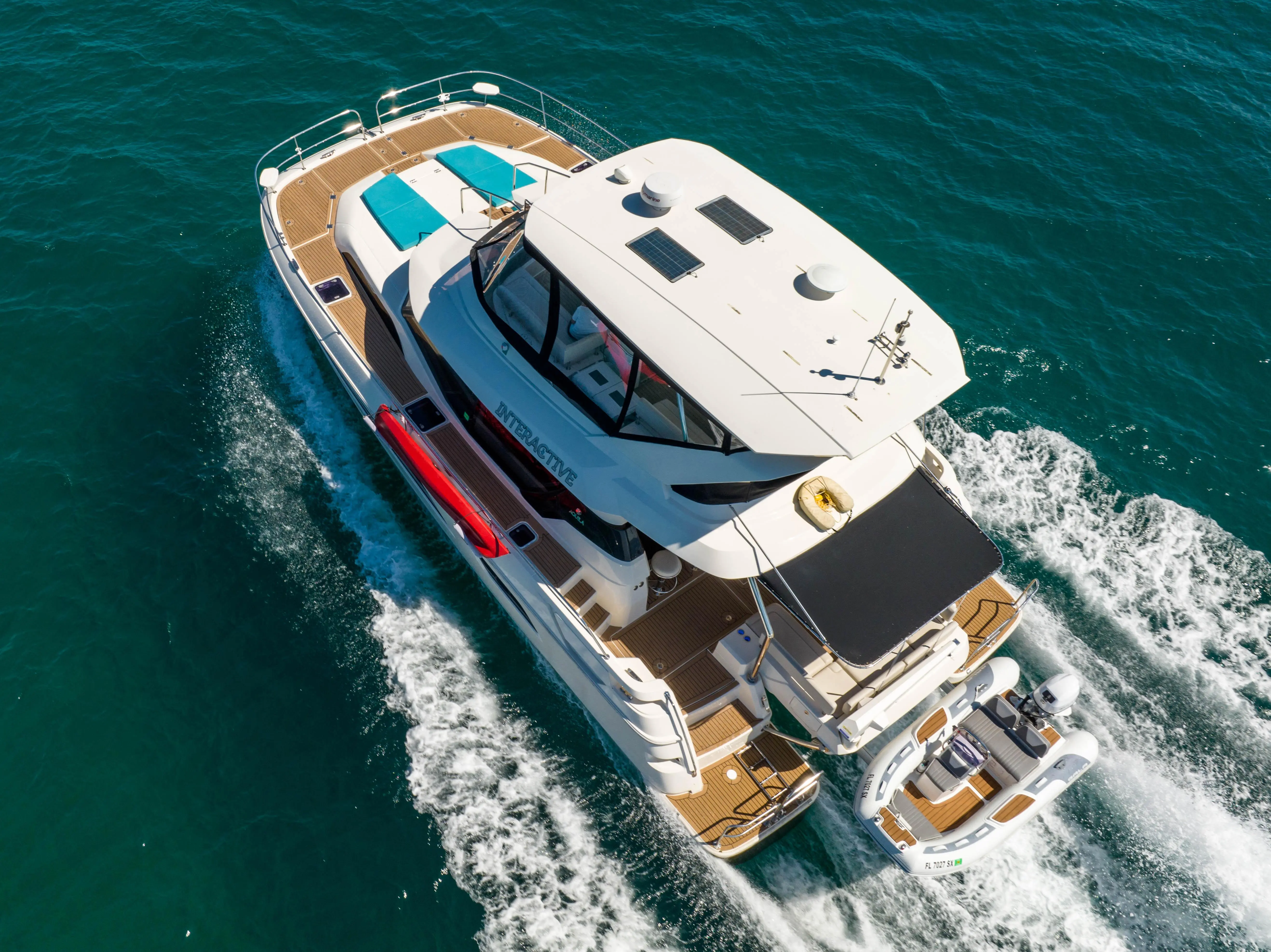 2018 Aquila 44 yacht