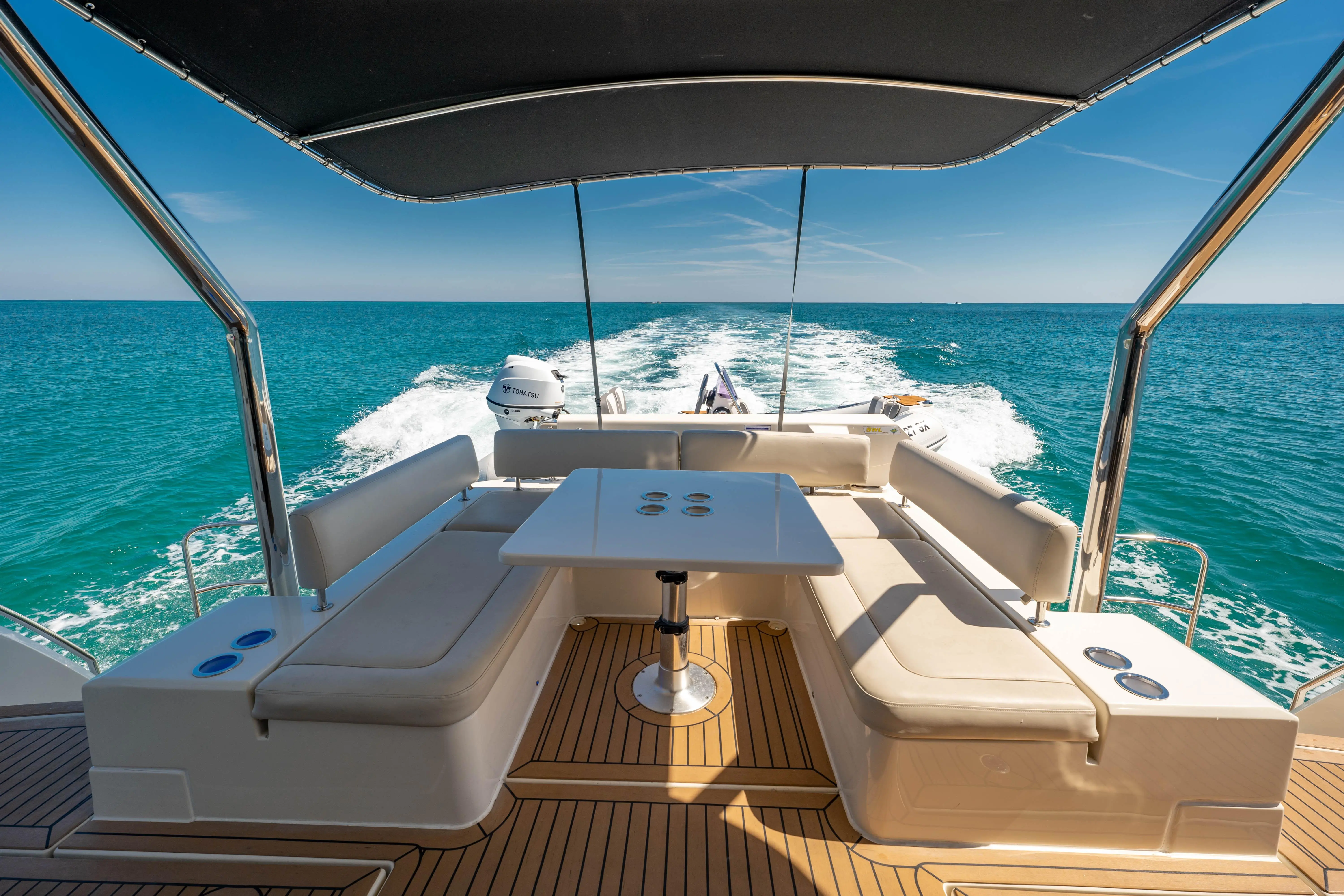 2018 Aquila 44 yacht