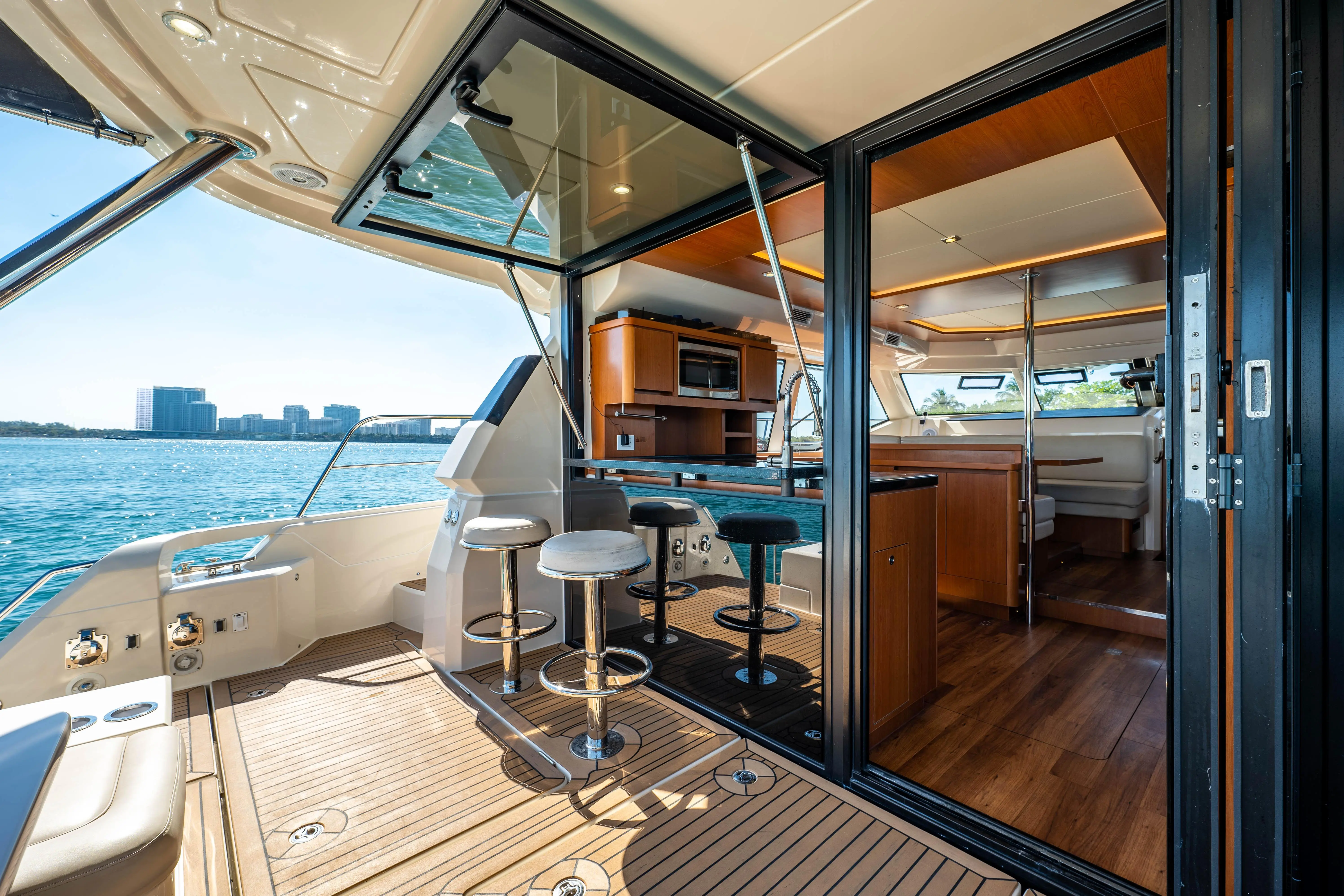 2018 Aquila 44 yacht