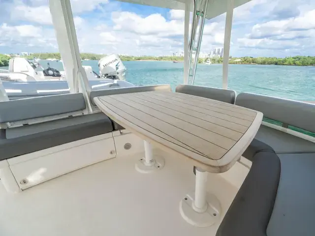 Fairline Squadron 68