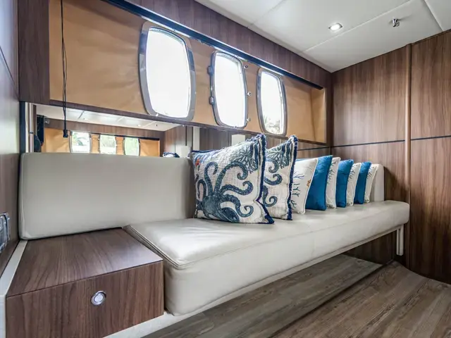 Fairline Squadron 68