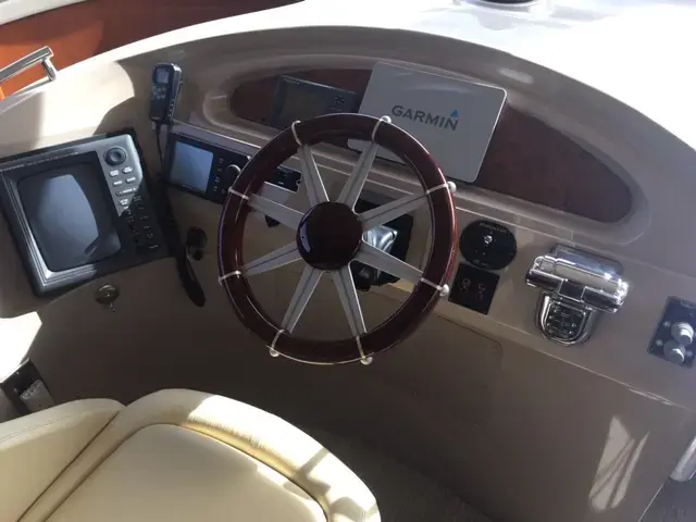 2005 Marquis flybridge motor yacht