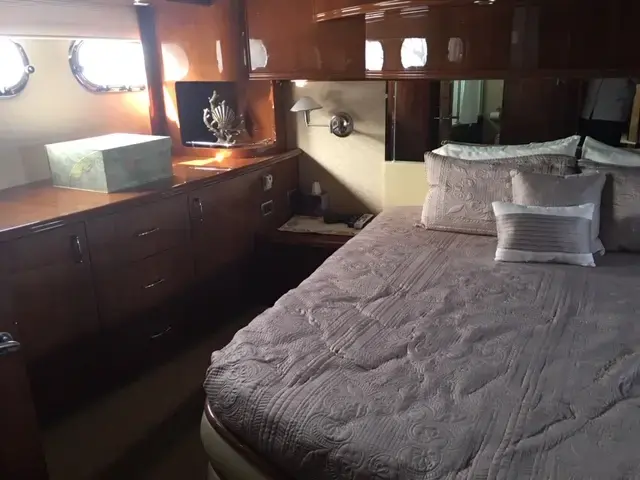 2005 Marquis flybridge motor yacht