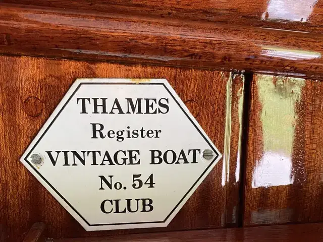 Thames Cruiser