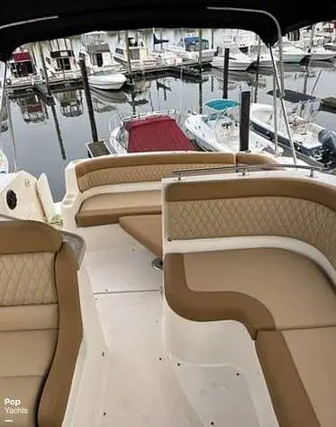 2005 Rinker 300 fiesta vee