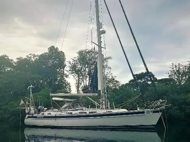 Hallberg Rassy 43