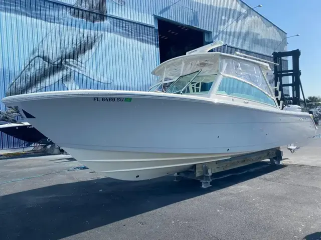 Cobia 330 Dual Console