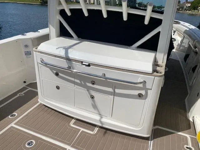 2018 Boston Whaler 380 outrage