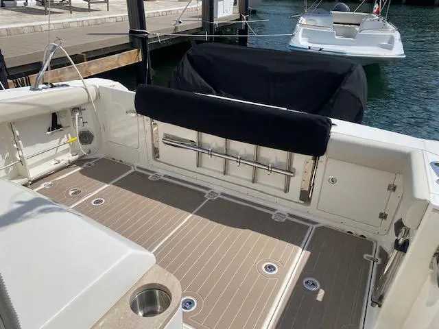 2018 Boston Whaler 380 outrage