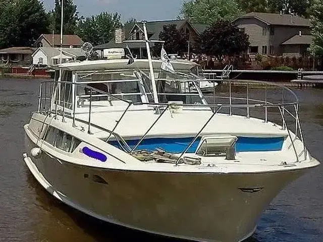 Chris Craft 38 Commander