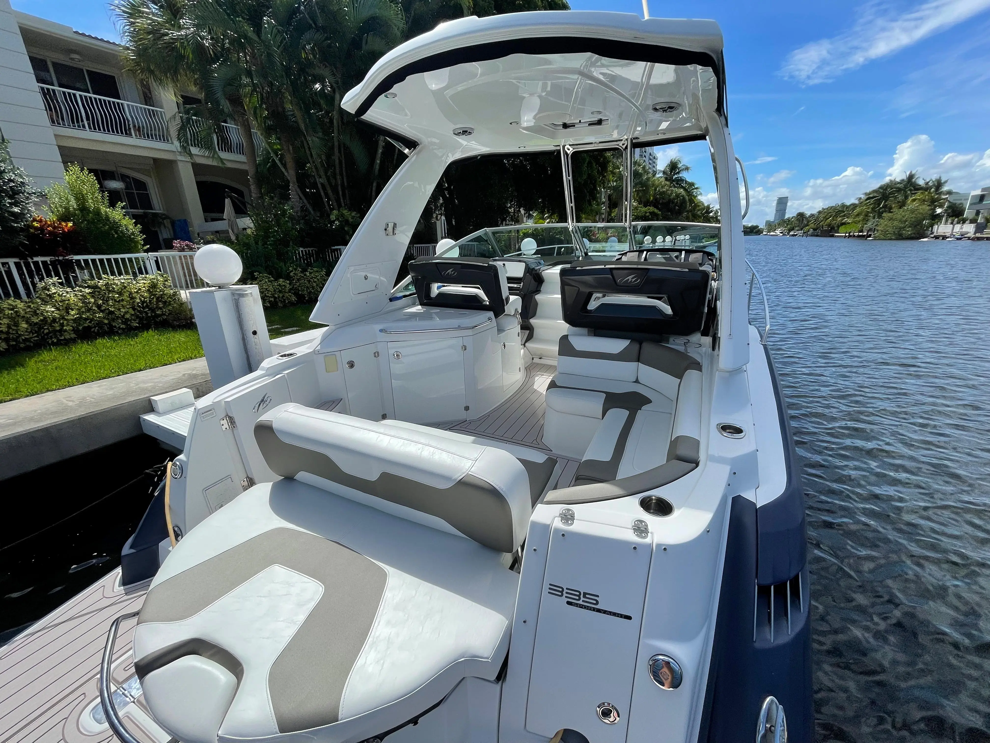 2016 Monterey 335 sport yacht