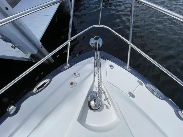 Monterey 335 Sport Yacht