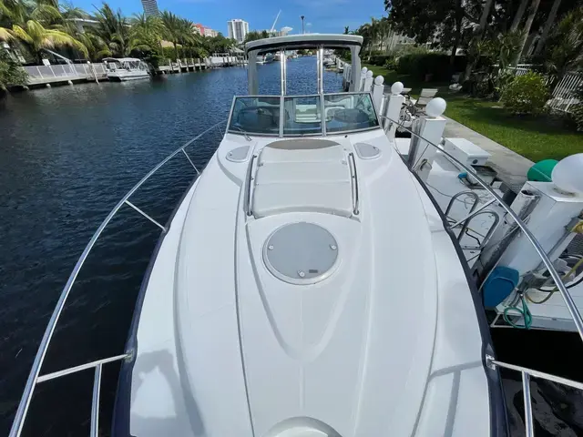 Monterey 335 Sport Yacht