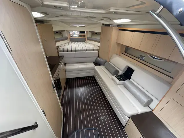 Monterey 335 Sport Yacht