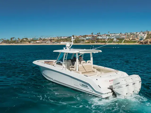 Boston Whaler 380 Outrage