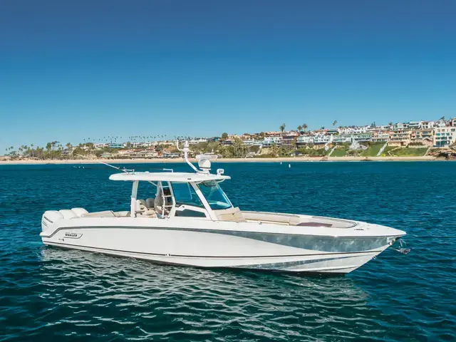 Boston Whaler 380 Outrage