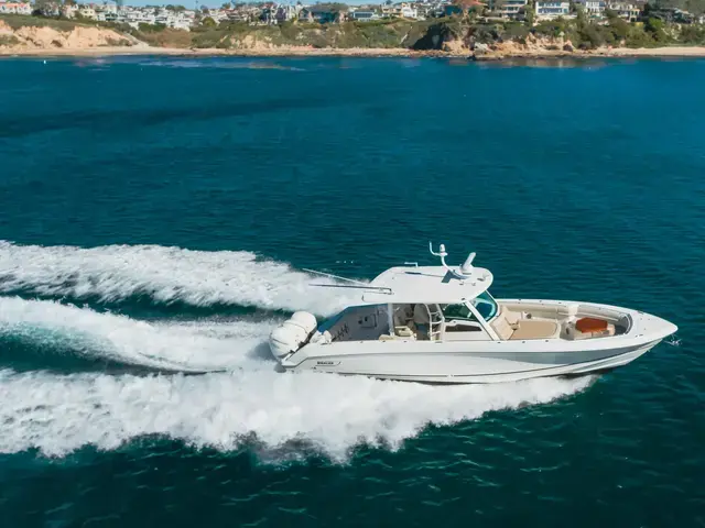 Boston Whaler 380 Outrage