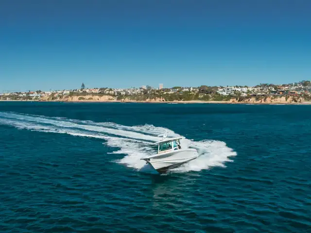 Boston Whaler 380 Outrage