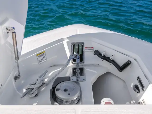 Boston Whaler 380 Outrage