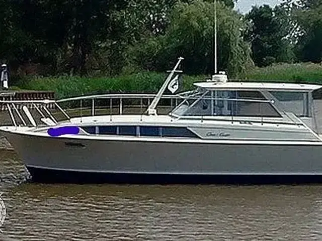 Chris Craft 38 Commander