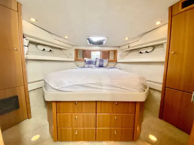 Bayliner 3988 Command Bridge