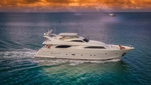 Custom Line 94 - Ferretti Yachts