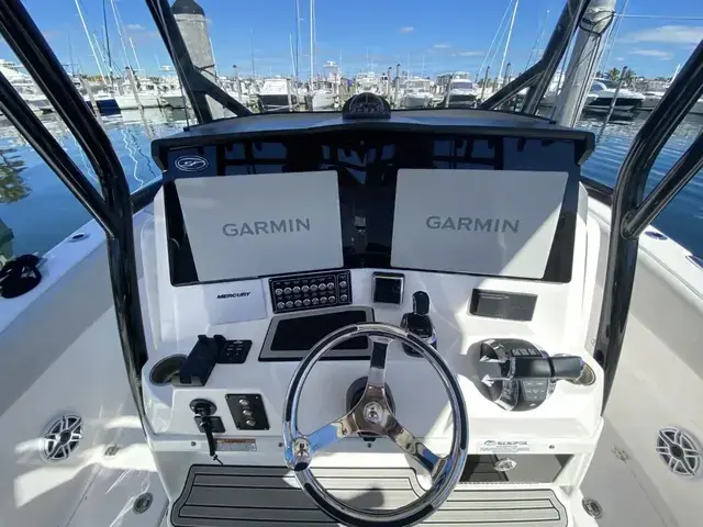 Sea Fox 328 Commander