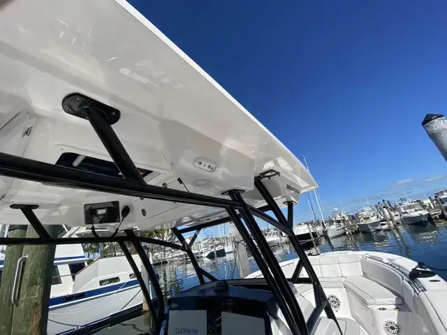 Sea Fox 328 Commander