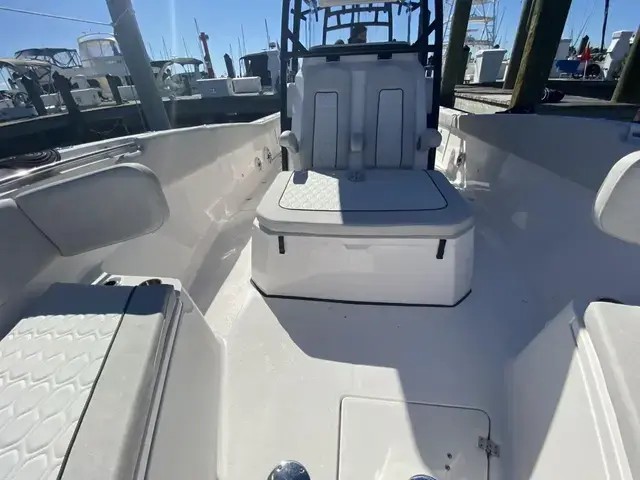 Sea Fox 328 Commander