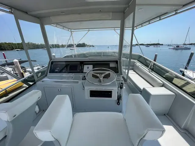 Hatteras 52 Convertible