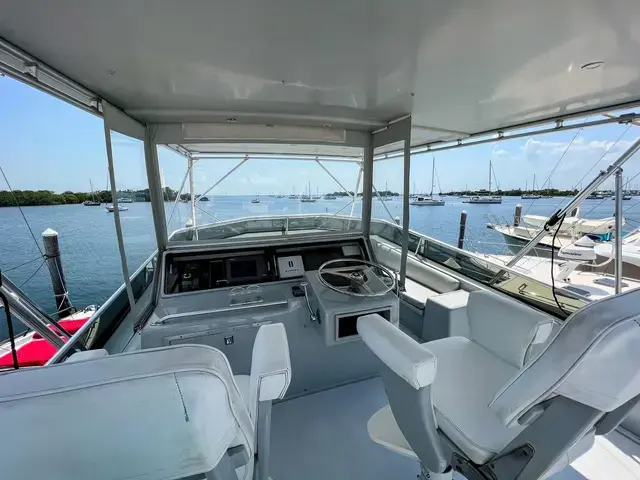 Hatteras 52 Convertible