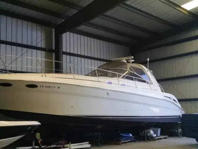 Sea Ray 410 Express Cruiser