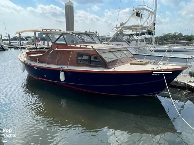 2006 Custom 29 bartender