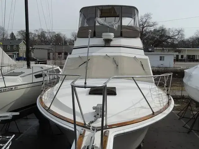 Egg Harbor 33 Convertible