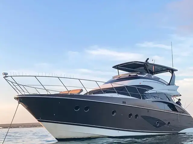 Marquis 630 Sport Yacht