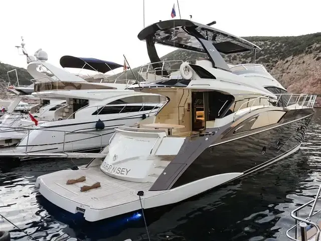 Marquis 630 Sport Yacht