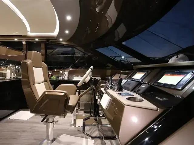 Marquis 630 Sport Yacht