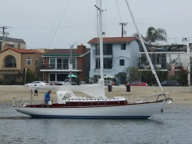 Hinckley Pilot Sloop