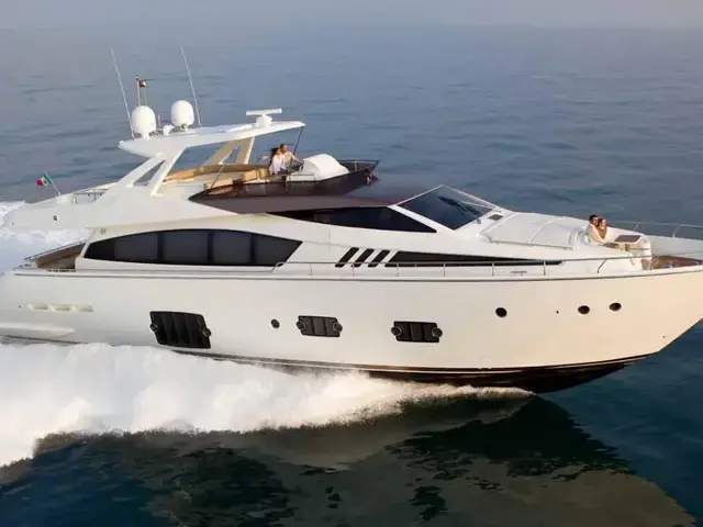 Ferretti Yachts 800