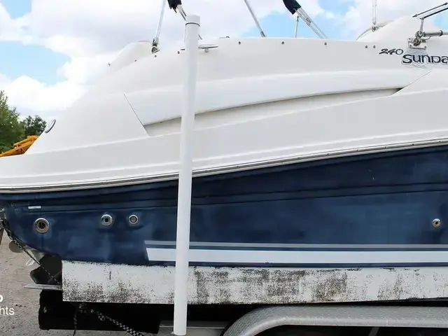 Sea Ray Sundancer 240