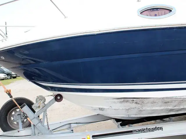 Sea Ray Sundancer 240