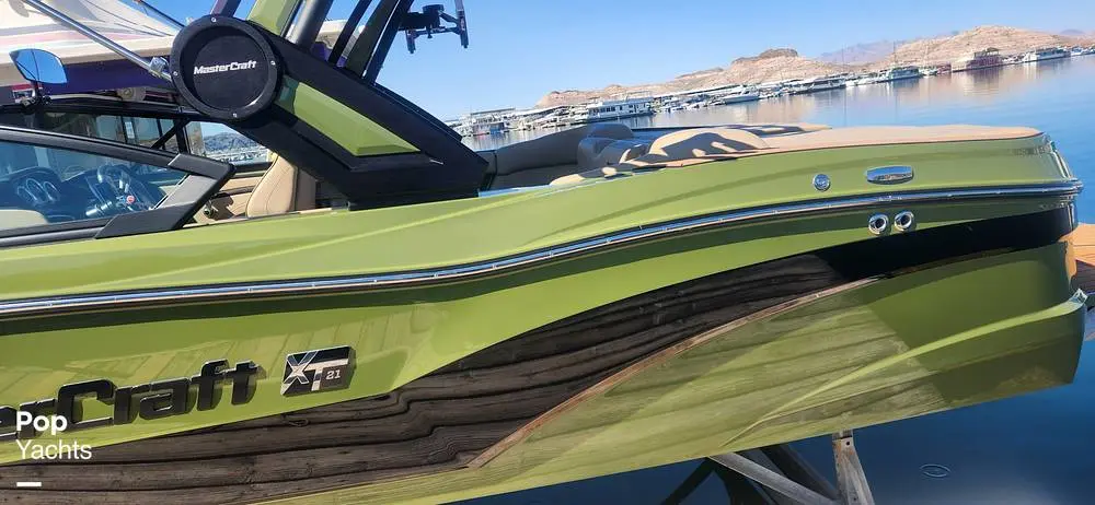 2022 Mastercraft xt21